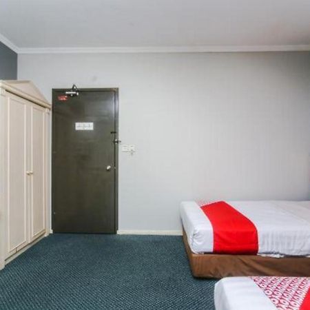 Oyo 563 Jockey Lodge Hotel SDK Екстериор снимка