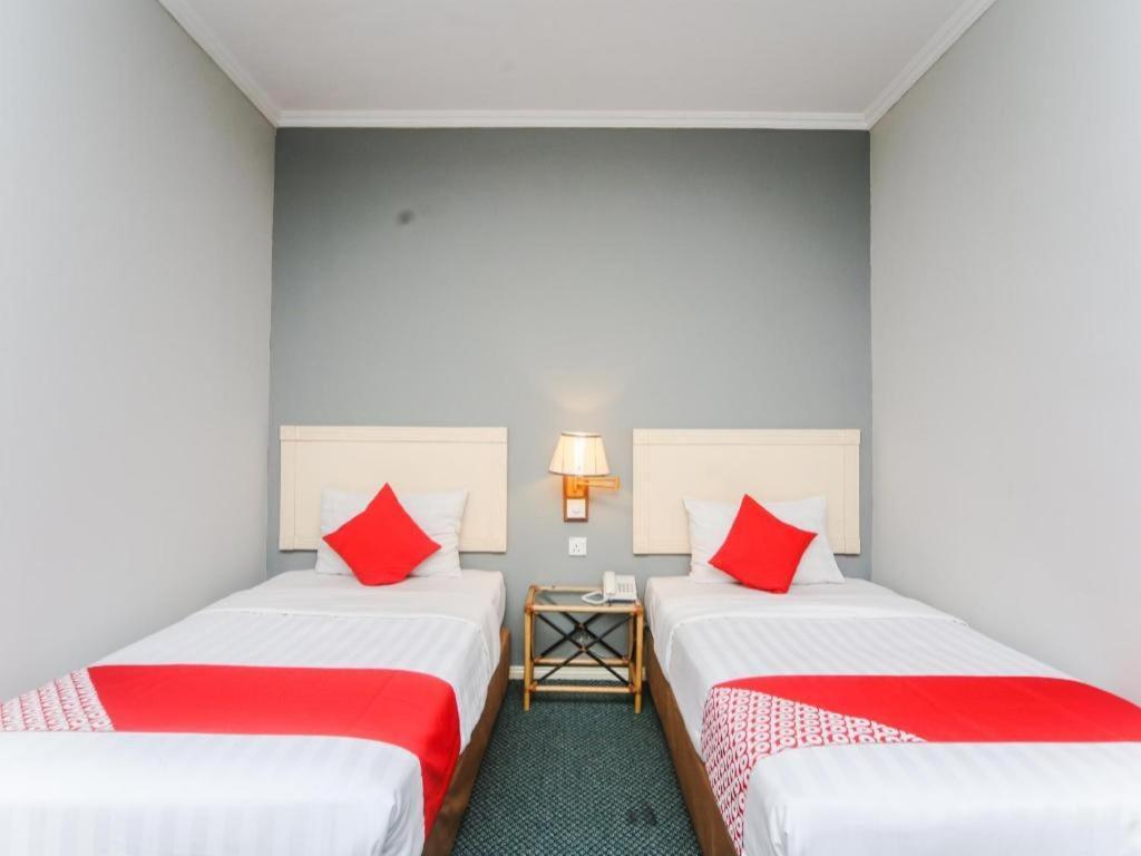 Oyo 563 Jockey Lodge Hotel SDK Екстериор снимка