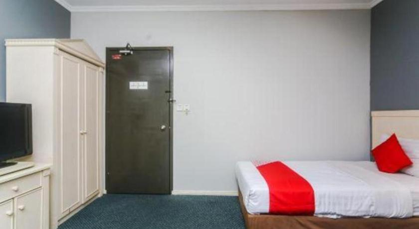 Oyo 563 Jockey Lodge Hotel SDK Екстериор снимка