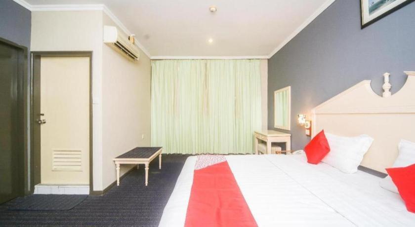 Oyo 563 Jockey Lodge Hotel SDK Екстериор снимка