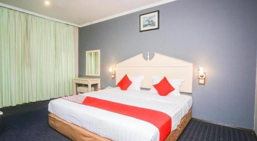 Oyo 563 Jockey Lodge Hotel SDK Екстериор снимка