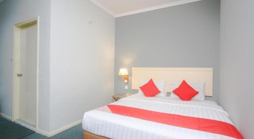 Oyo 563 Jockey Lodge Hotel SDK Екстериор снимка
